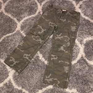 Gap Men’s Camo Print pants 👖